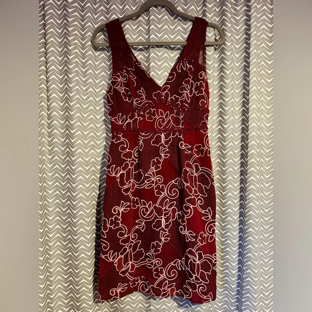 ANTHROPOLOGIE Moulinette Soeurs Burgundy embroidered lace Ariana dress, size 2 - Picture 1 of 8